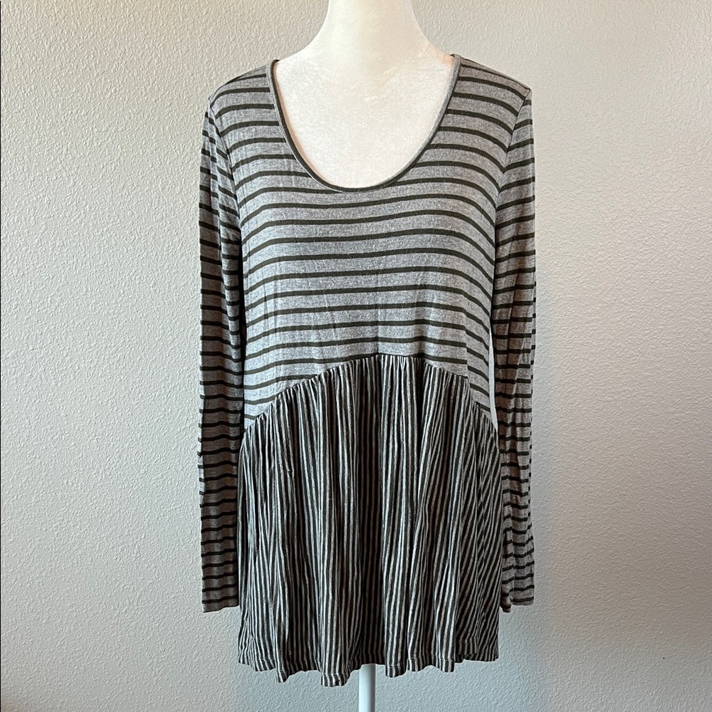 Oddy Scoopneck Long Sleeve Tunic Gray Stripe *Estimated Size Medium